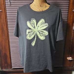 NWT Maurices Shamrock Tee Gray 1X